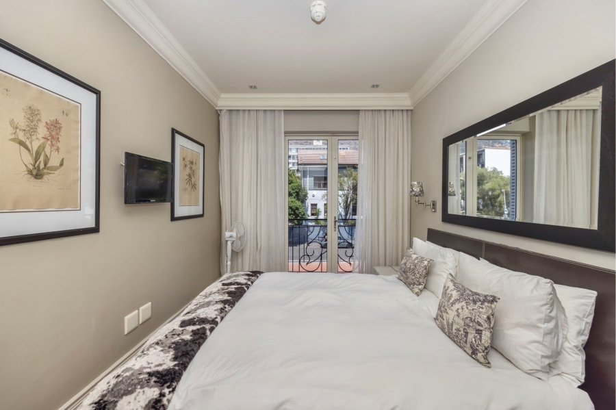 To Let 1 Bedroom Property for Rent in Green Point Western Cape